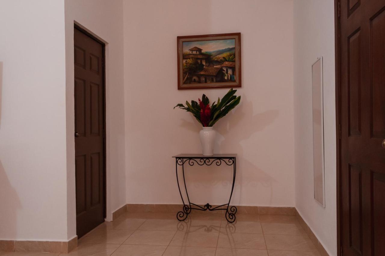 Hotel Boutique Victoria Мойогалпа Екстериор снимка