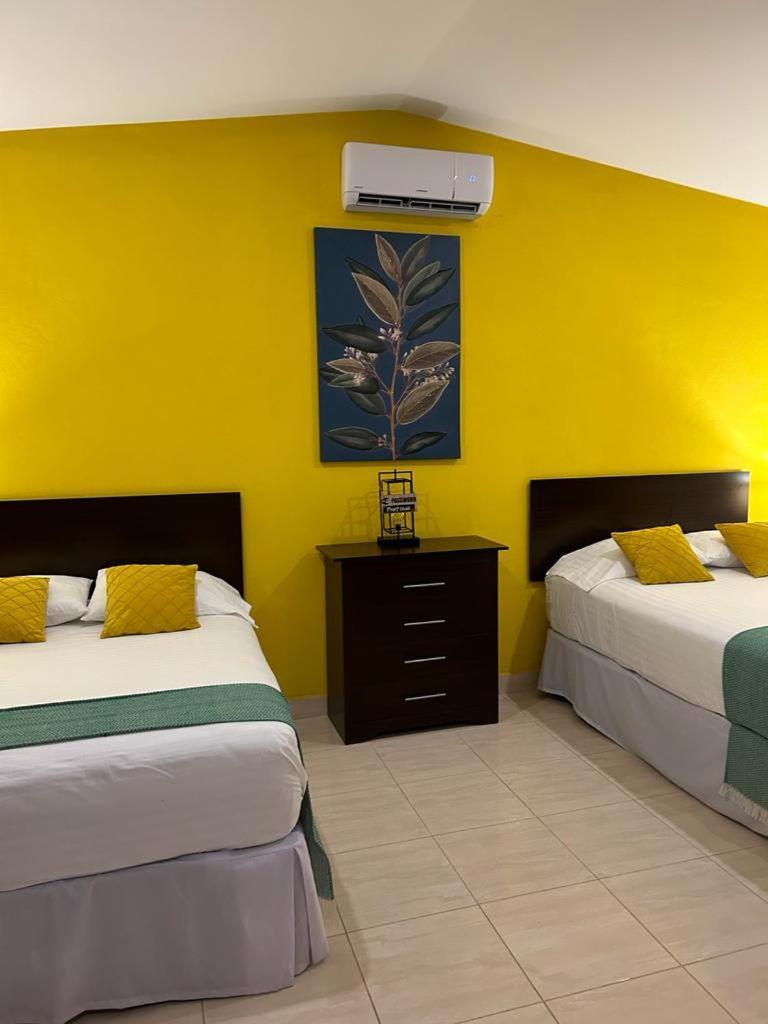 Hotel Boutique Victoria Мойогалпа Екстериор снимка