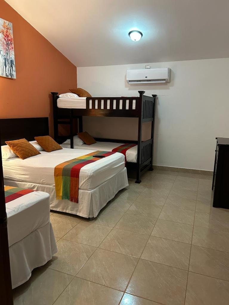 Hotel Boutique Victoria Мойогалпа Екстериор снимка