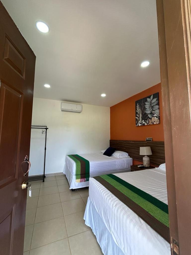 Hotel Boutique Victoria Мойогалпа Екстериор снимка